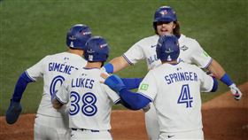 世界大賽G1藍鳥11：2轟垮道奇。（圖／美聯社／達志影像）