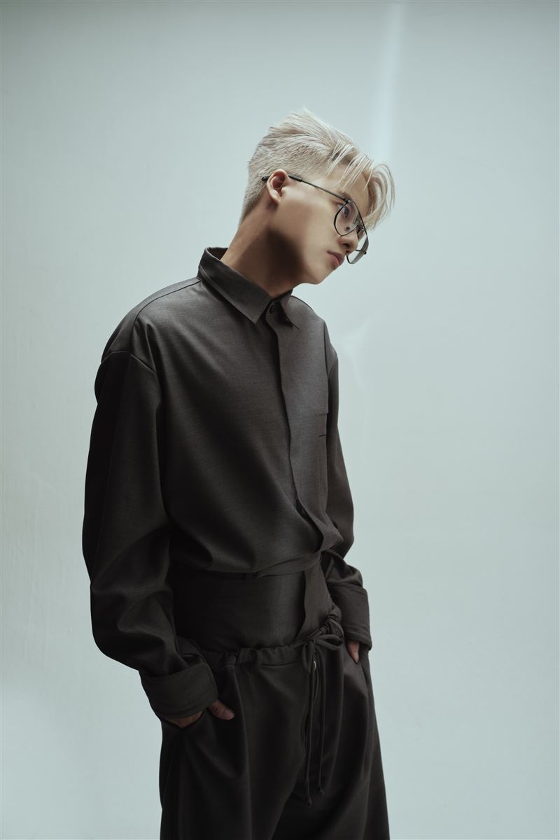 AUTTA對於台灣化妝前的敷臉、按摩印象深刻。（圖／必應創造提供）