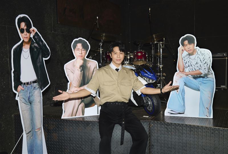 韋禮安舉辦「愛韋沒錯」私密復古派對。（圖／索尼音樂提供）