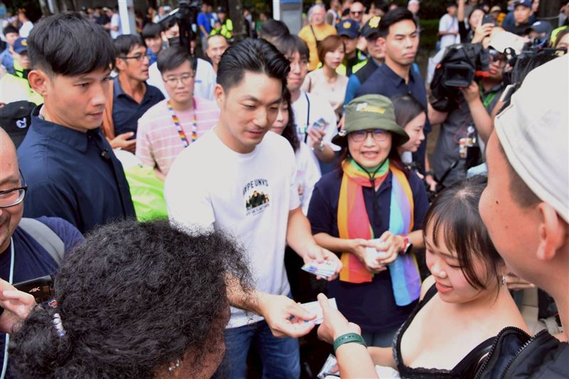 蔣萬安出席台灣同志遊行(圖/北市府提供)