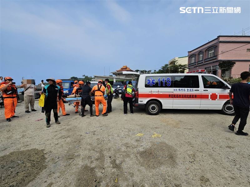 藍姓男子後送東港輔英醫院，但在到院前已經不治身亡。（圖／翻攝畫面）