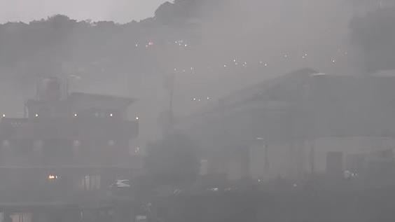 九份老街突竄濃煙　遊客驚逃搶救中