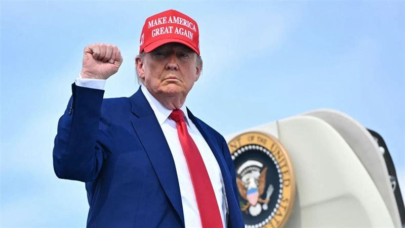 川普政府將公布新版「國防戰略報告」，據報導美軍亞洲防線可能排除台灣與南韓。美國國防部長赫格塞斯（Pete Hegseth）否認。（圖／翻攝自TruthSocial @realDonaldTrump）