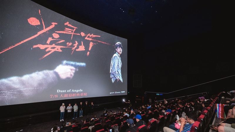 百人道別顏正國　喜翔淚崩：好多人都走了