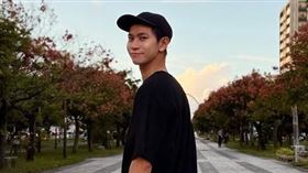 台灣同志遊行日，Andy老師再度PO文喊話「邪不勝正」。（圖／翻攝自IG @andy1994x）