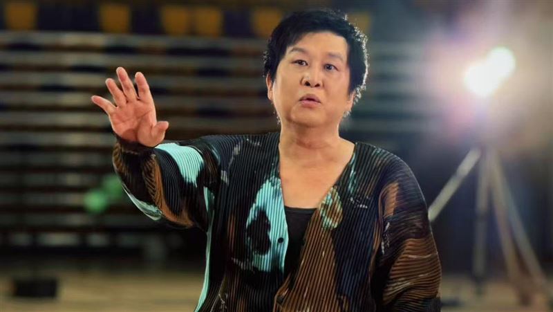 歌手坐輪椅怒控深圳機場「沒人性」冷眼看