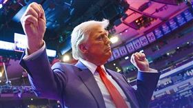 新聞幕後／川普的幣圈撈金邪修術　比水門案更令人作嘔？ 川普家族 投資術（圖／翻攝自fb @the white house）