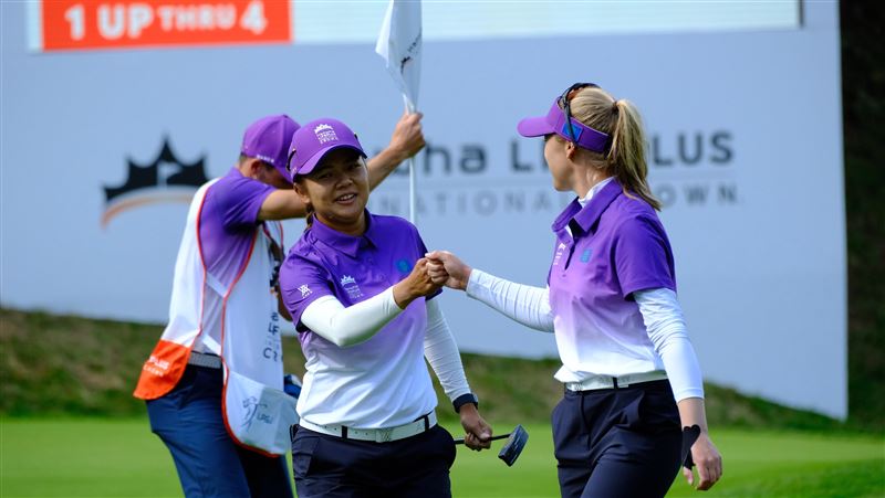 徐薇淩搭配韓德森(Brooke Henderson)出擊,狀況頗佳的兩人以贏4洞剩3洞打敗對手,助世界隊賺進1分積分。(圖/昊昭顧問有限公司提供)