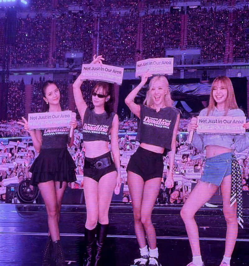 BLACKPINK曼谷場演唱會。(圖/翻攝自微博)