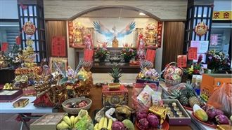 泡麵土地公喜迎鄰居！全台罕見主祀土地婆