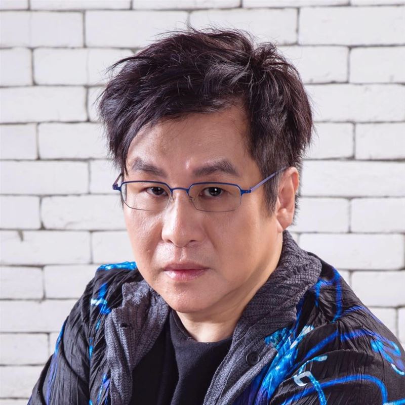 資深歌手鄭智化曾以〈單身逃亡〉、〈星星點燈〉、〈水手〉等歌曲紅遍全台。(圖/翻攝鄭智化臉書)