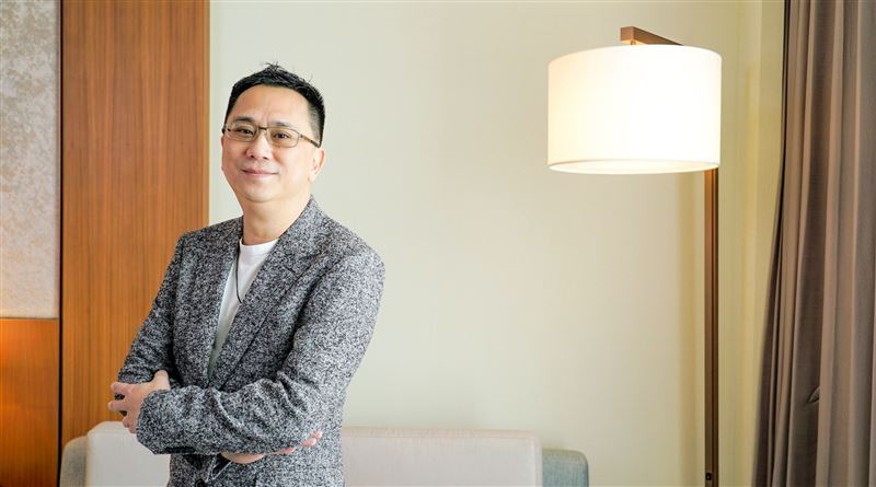 台灣知名團購名人「486先生」痛批毆打學生的桃園客運司機駕駛「思想行為全面崩壞」。(圖/翻攝自486先生陳昶FB)