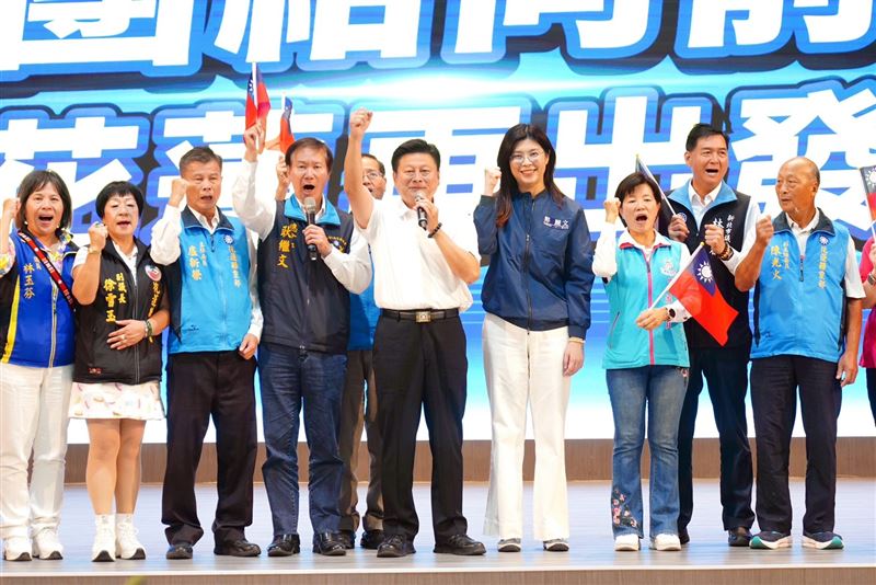 鄭麗文在傅崐萁陪同下出席「中國國民黨花蓮團結向前活動」。(圖/傅崐萁辦公室提供)
