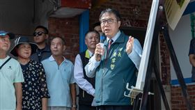 台南市長黃偉哲今（26）日陪同總統賴清德關心台南市丹娜絲風災後房舍修繕情形。（圖／總統府提供）