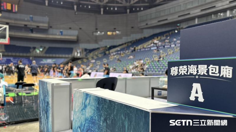 高雄全家海神隊新球季主場打造兩座尊榮海景包廂。(圖/記者蔡厚瑄攝影)