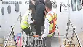 鄭智化搭機過程曝光，反遭網友斥責。（圖／翻攝自微博）