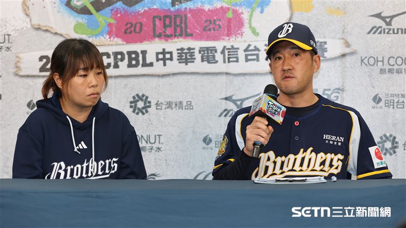 台灣大賽G4，中信兄弟遭樂天桃猿停牌，總教練平野惠一出席賽後記者會。（圖／記者劉彥池攝影）
