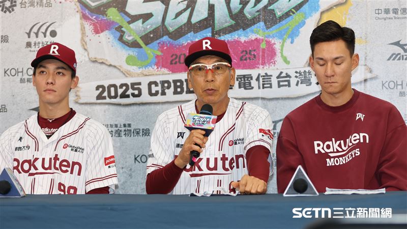 樂天桃猿總教練古久保健二。(圖/記者劉彥池攝影)