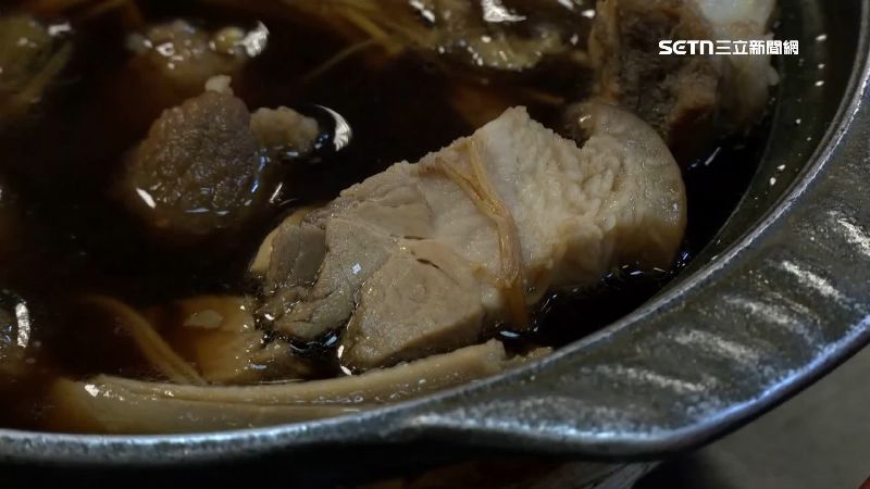 今年剛拿下米其林的肉骨茶店家,對於店內生意相當憂心