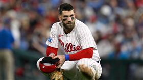 費城人遭淘汰強打哈波（Bryce Harper）遭球團批評。（圖／美聯社／達志影像）