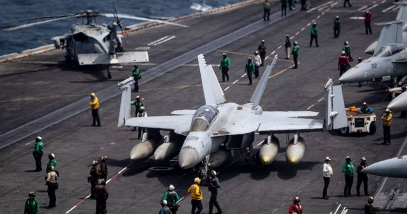 尼米茲號航空母艦(CVN-68)在美國中央司令部責任區內執行飛行任務。(圖/美國海軍U.S. Navy官方)