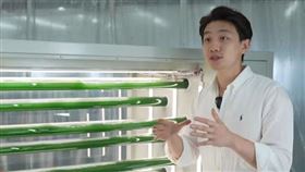 來自香港的施法天最初竟然是因為對生物科技的熱愛來到台灣求學，最後落地深耕成了台灣人。