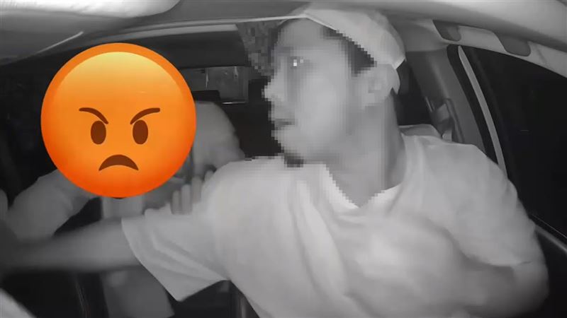 35歲葉姓男司機嘴角遭毆傷,還被徒手勒脖。(圖/翻攝自臉書爆料公社)