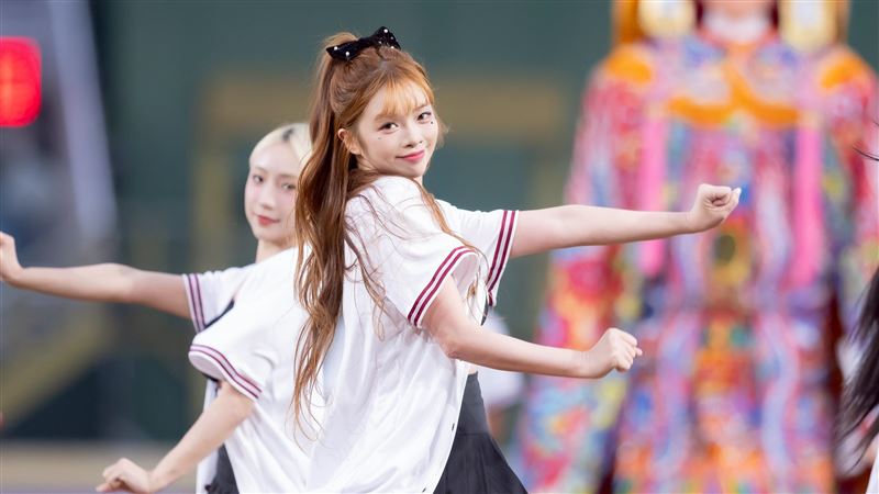 台灣大賽G4,樂天女孩曲曲跳開場舞。(圖/樂天桃猿球團提供)