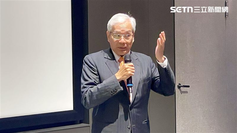 陳威明證實今年兒科4個總醫師都留不住。(圖/記者蔣季容攝影)