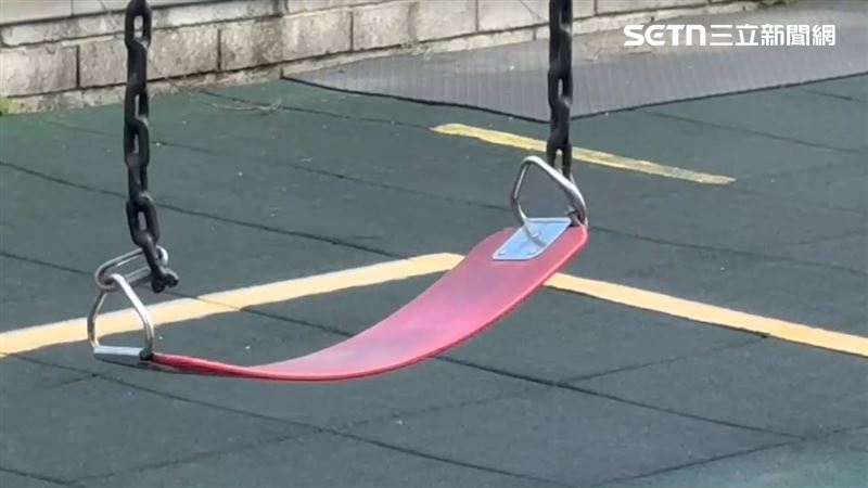 新竹市香山區某幼兒園爆出疑似虐童爭議,新竹市府教育局已接獲投訴派員訪查,並於日前決議涉案2名教保人員停職接受調查。(圖/翻攝畫面)