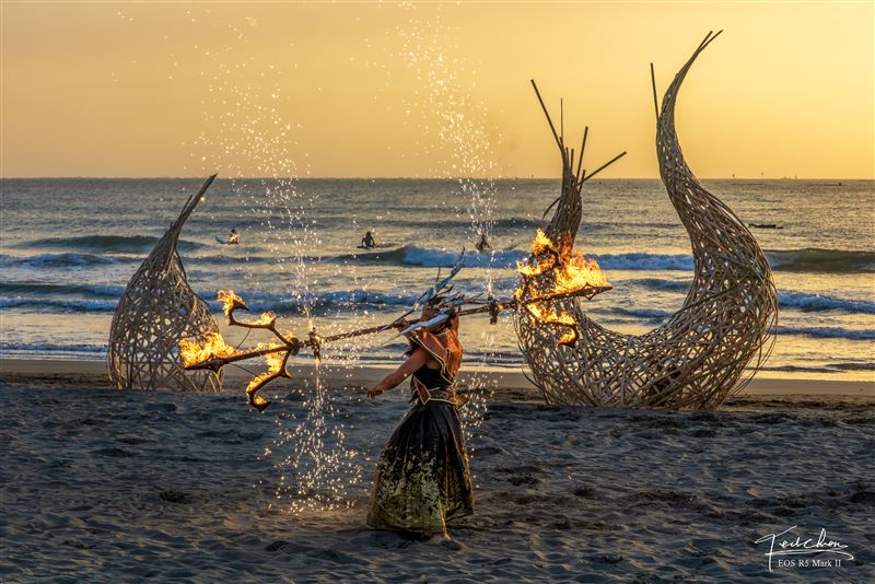 上帝再賜給台南禮物的《火神祭》之《行雲流火》，他：Firemosa火龍點燃Formosa奇蹟之美。（圖／攝影師TED 陳泰瑋提供、《即將成真》火舞團提供）