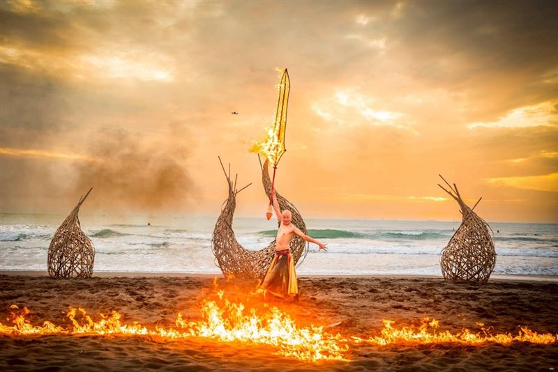 上帝再賜給台南禮物的《火神祭》之《行雲流火》，他：Firemosa火龍點燃Formosa奇蹟之美。（圖／《即將成真》火舞團提供）
