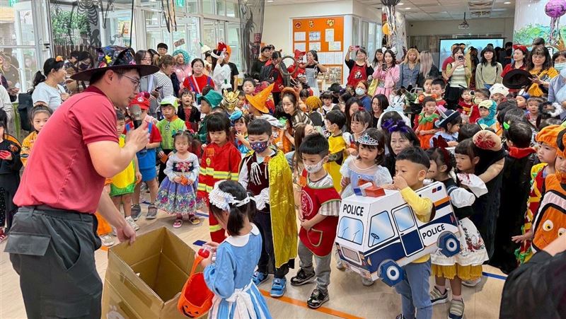 巫婆、尼莫也來學防災！消防萬聖創意宣導