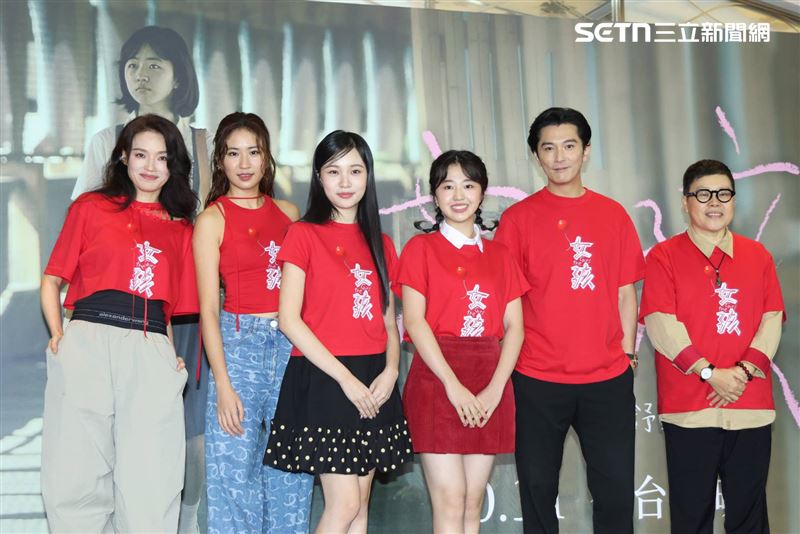 監製葉如芬(右)透露,《女孩》沒趕上金馬報名時程。(圖/記者鄭孟晃攝影)