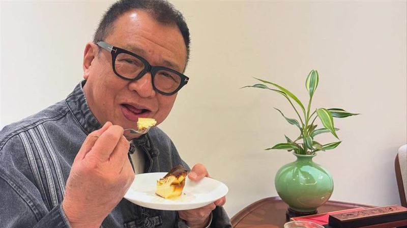 港星許紹雄因腎臟癌病逝,享壽76歲。醫師提醒,腎臟癌早期無症狀,常在中後期才發現,出現血尿、腰痛、腹部腫塊等警訊務必就醫。(圖/翻攝自許紹雄IG)