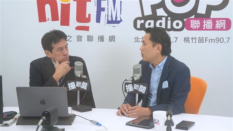 陳以信(右)說,他在學經歷、能力與年齡都不會輸給任何一位候選人。(圖/《POP撞新聞》提供)