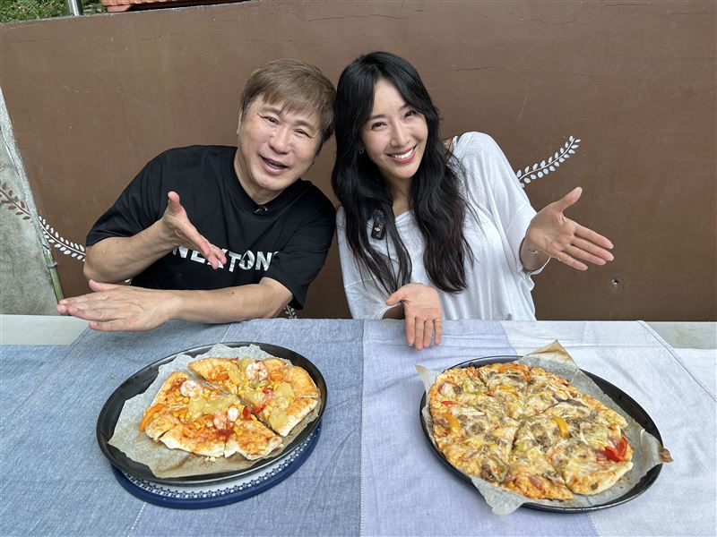 胡瓜(右)與隋棠吃美食(圖/下面一位提供)