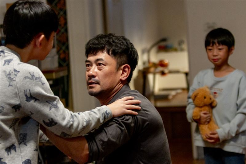 柯叔元首次詮釋家暴父親。(圖/北投映像電影有限公司提供)