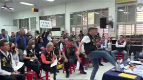 張峻踹桌傅崐萁（圖／翻攝畫面）