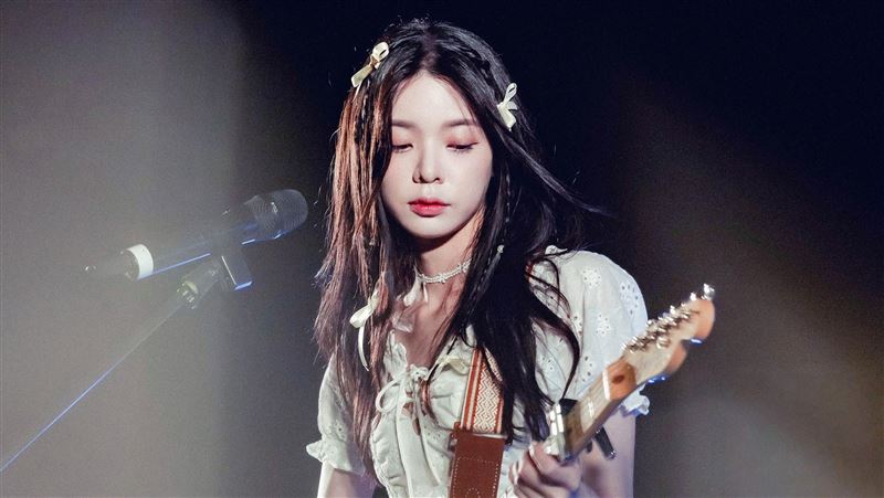 「最仙吉他手」出道美成這樣　嚴爵愛徒+1