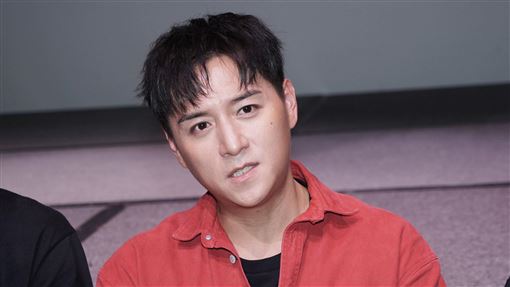 鄭人碩曾任總統府憲兵　談閃兵風暴這樣說