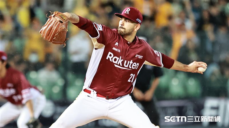 樂天桃猿洋投魔神樂。（圖／記者劉彥池攝影）