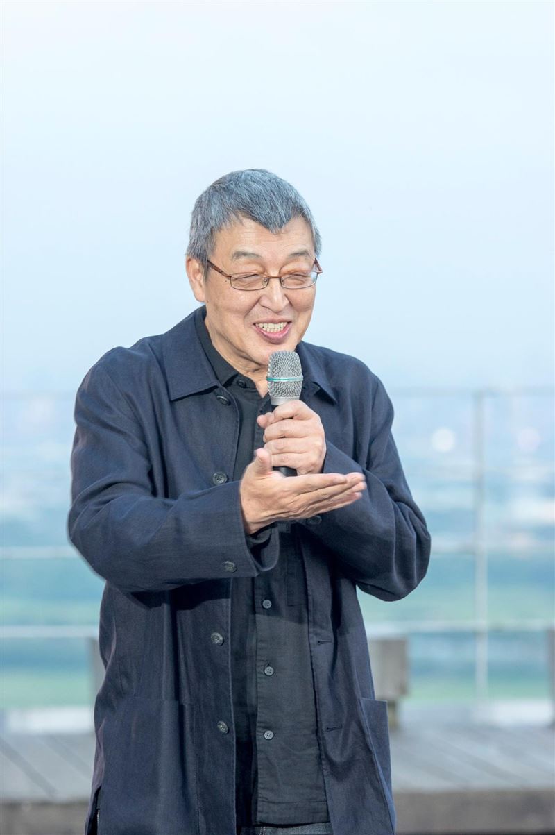 前台北藝術大學關渡美術館館長、藝術家曲德義今天下午因突發性身體狀況逝世,享壽73歲。(圖/翻攝自關渡美術館臉書)