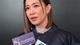 佘詩曼受訪時爆哭。（圖／翻攝自微博）