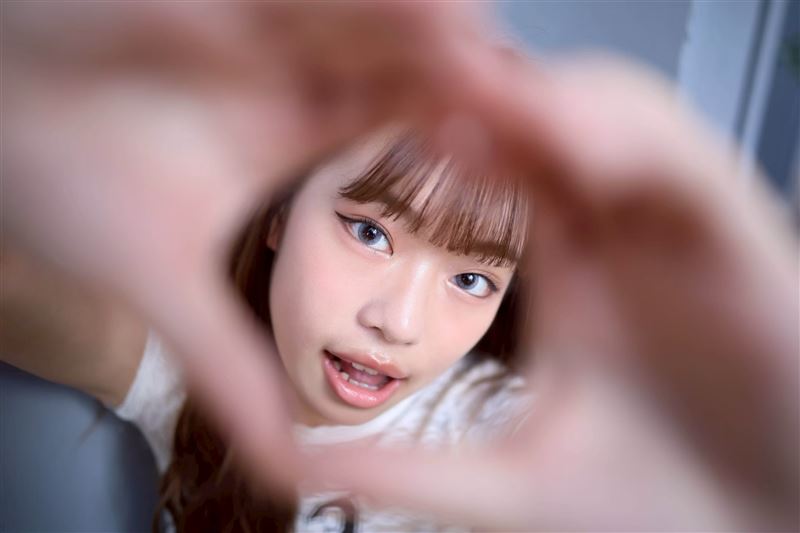 欣菲（SINBY）接受《三立新聞網》專訪。（圖／記者鄭孟晃攝影）