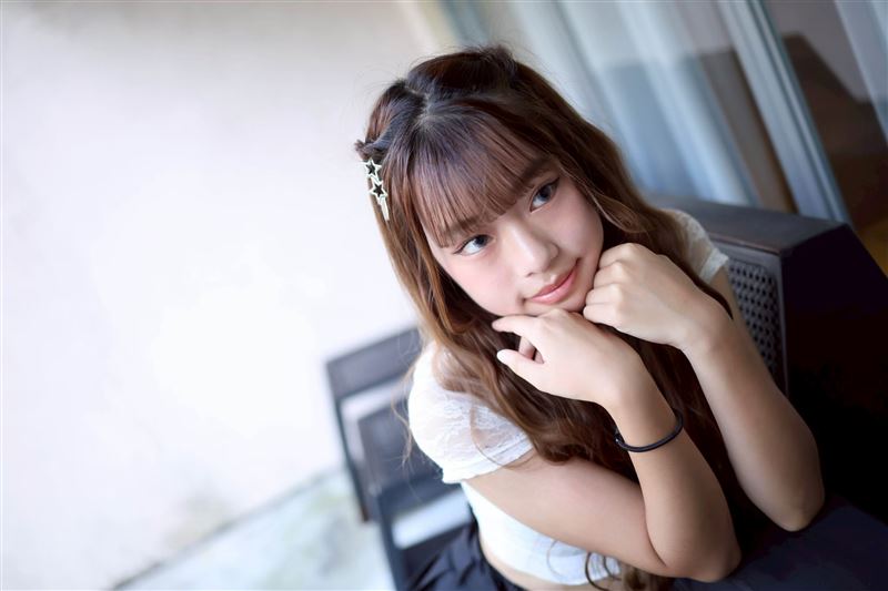 欣菲年僅16歲,就能淡然看待「靠爸」一說。(圖/記者鄭孟晃攝影)