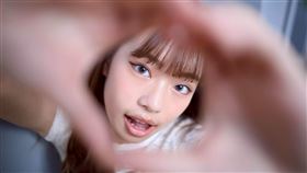 欣菲（SINBY）接受《三立新聞網》專訪。（圖／記者鄭孟晃攝影）