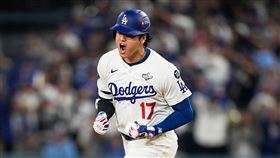 世界大賽G3大谷翔平轟出單場雙響砲。（圖／美聯社／達志影像）