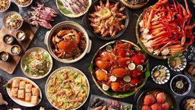 2024 ITF 台北國際旅展11月7日南港登場！國旅熱潮推升、毛孩經濟崛起，飯店、餐券、交通全面下殺，住宿券低至1.7折、高鐵聯票67折起，還送人氣小吃。寵物房、泡湯券、五星餐券搶購中！年底出遊、聚餐、犒賞自己，就靠這一檔旅展一次買齊。（圖／ITF台北國際旅展提供） 