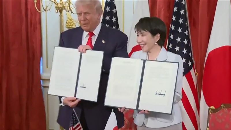 川普與高市早苗稍早已簽署關鍵礦產協議。(圖/翻攝自X平台)